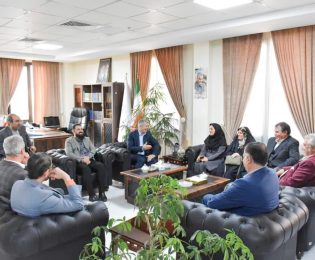 تجلیل از عملکرد کانون سردفتران و دفتریاران استان البرز در دیدار نوروزی با مدیرکل ثبت اسناد و املاک استان البرز