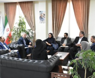 جلسه مشترک ثبت اسناد واملاک، اداره پست و کانون سردفتران و دفتریاران استان به منظور راه‌اندازی سامانه مشترک در اداره کل استان البرز برگزار شد