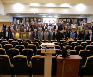 عکس | برگزاری مراسم تجلیل از سردفتران و دفتریاران بازنشسته در کانون مرکز | حضور سردفتران بازنشسته البرزی در این مراسم