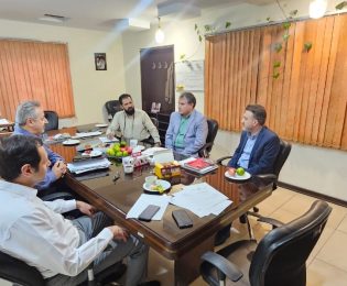 برگزاری جلسه تخصصی پیرامون بهینه سازی عملکرد و ارزیابی مشکلات سامانه تقسیم اسناد شهرستان کرج در کانون البرز