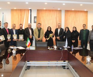 برگزاری مراسم تقدیر و تشکر از اعضای تیم تنیس روی میز کانون سردفتران و دفتریاران استان البرز با حضور اعضای هیات مدیره و رئیس واحد رفاهی و وزشی